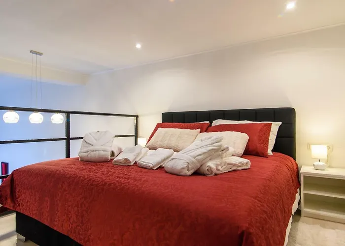 Rea * Τρογκίρ