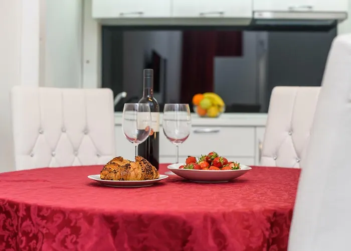 Rea * Τρογκίρ